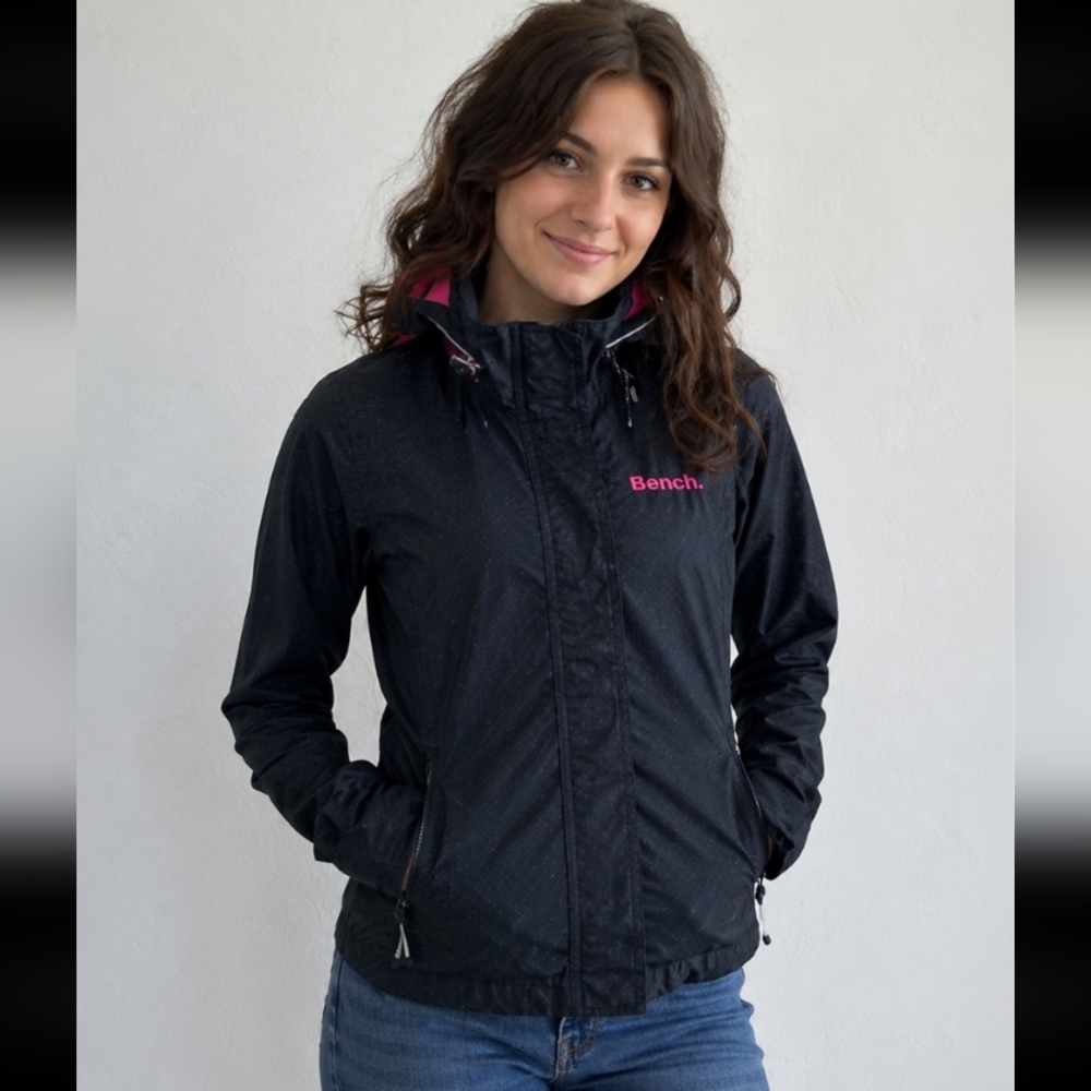 BENCH Embroidered Spell Out Hood Windbreaker S